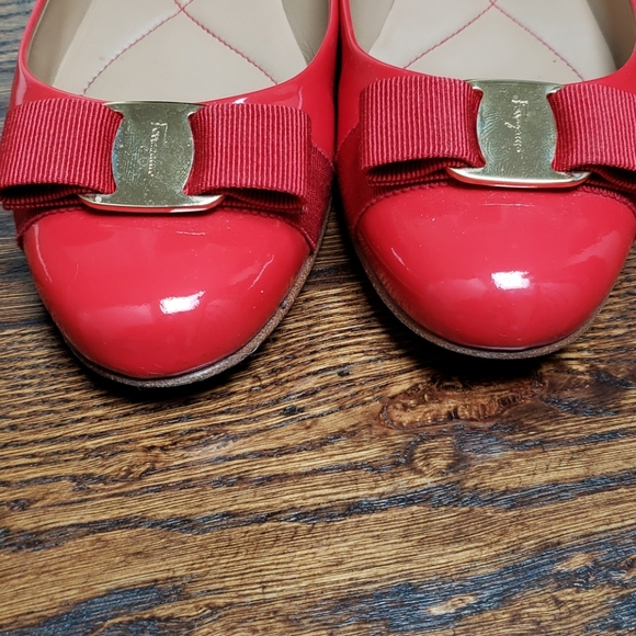 SALVATORE FERRAGAMO flats with Vara Bow - Picture 8 of 8